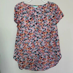 Decree Floral Short Sleeve Side Slit Blouse